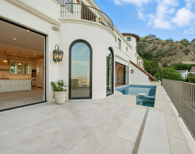 1675 Woods Drive - Photo Thumbnail 18