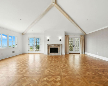 1675 Woods Drive - Photo Thumbnail 10