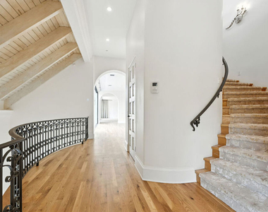 1675 Woods Drive - Photo Thumbnail 31
