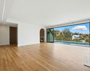 1675 Woods Drive - Photo Thumbnail 15