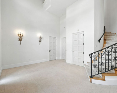 1675 Woods Drive - Photo Thumbnail 9
