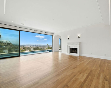 1675 Woods Drive - Photo Thumbnail 13