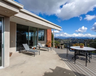 2154 Ridgemont Drive - Photo Thumbnail 21