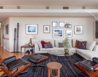 2154 Ridgemont Drive - Photo Thumbnail 7