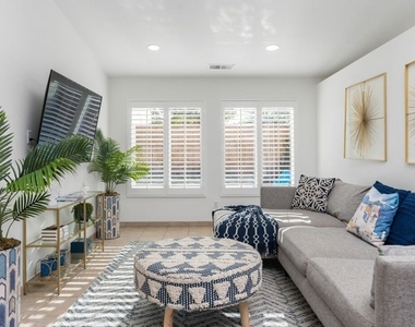 47519 Margarita Street - Photo Thumbnail 5