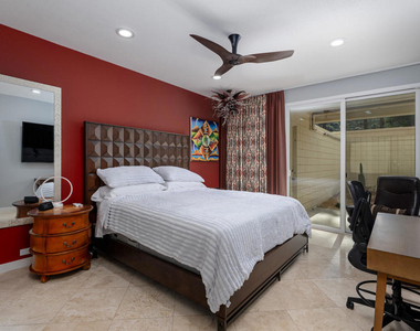 449 Desert Lakes Drive - Photo Thumbnail 16