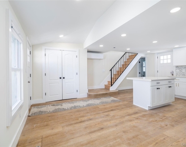 237 Porterfield Place - Photo Thumbnail 9