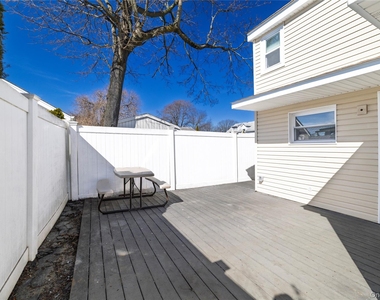 237 Porterfield Place - Photo Thumbnail 16