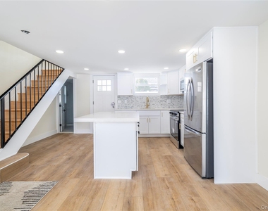 237 Porterfield Place - Photo Thumbnail 5