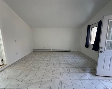 10 Fenwood Drive - Photo Thumbnail 3