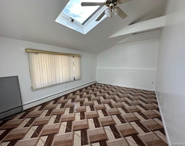 10 Fenwood Drive - Photo Thumbnail 1