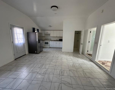 10 Fenwood Drive - Photo Thumbnail 4