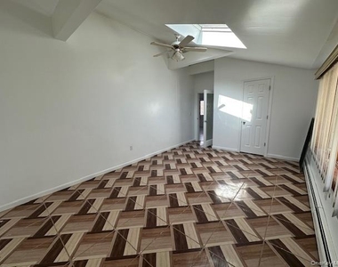 10 Fenwood Drive - Photo Thumbnail 2