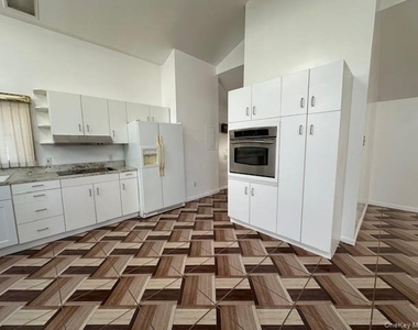 10 Fenwood Drive - Photo Thumbnail 13