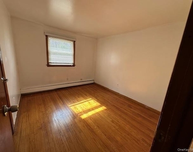 10 Fenwood Drive - Photo Thumbnail 4