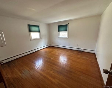 10 Fenwood Drive - Photo Thumbnail 3