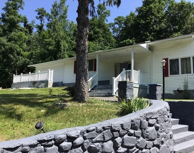 10 Fenwood Drive - Photo Thumbnail 1