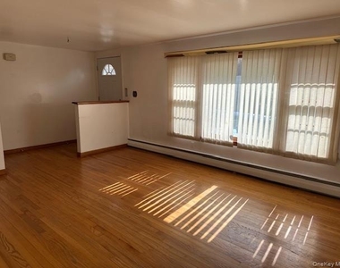 10 Fenwood Drive - Photo Thumbnail 12