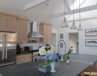 40 Tuthill Point Road - Photo Thumbnail 5