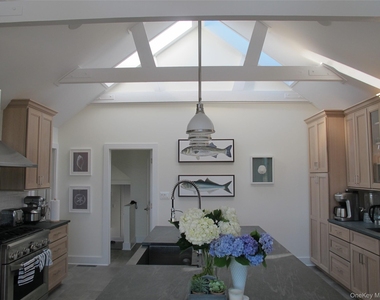 40 Tuthill Point Road - Photo Thumbnail 4
