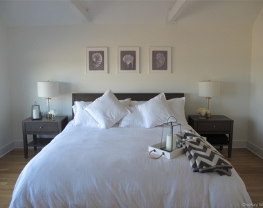 40 Tuthill Point Road - Photo Thumbnail 9