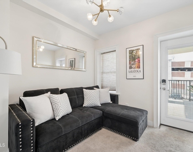 425 Broadway - Photo Thumbnail 10