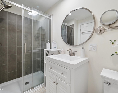 425 Broadway - Photo Thumbnail 13