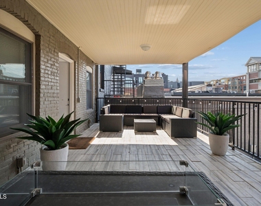 425 Broadway - Photo Thumbnail 3