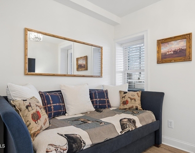 425 Broadway - Photo Thumbnail 12