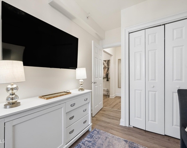 425 Broadway - Photo Thumbnail 13