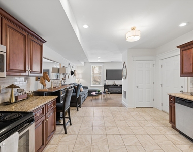 425 Broadway - Photo Thumbnail 5