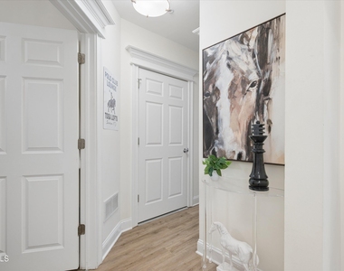 425 Broadway - Photo Thumbnail 10
