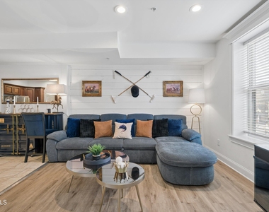 425 Broadway - Photo Thumbnail 7