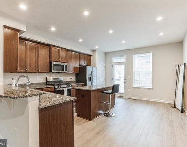 18315 Reaper Hill Unit Court - Photo Thumbnail 7