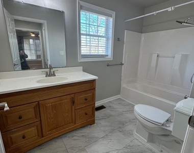 14780 Jordan Lane - Photo Thumbnail 7