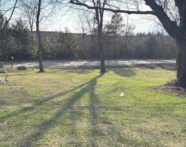 14780 Jordan Lane - Photo Thumbnail 2