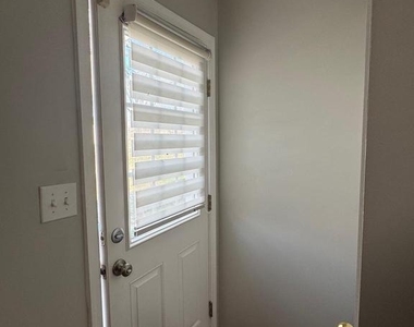 14780 Jordan Lane - Photo Thumbnail 17