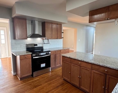 14780 Jordan Lane - Photo Thumbnail 16