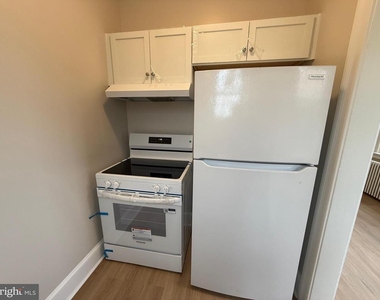 1003 Kenmore Avenue - Photo Thumbnail 10