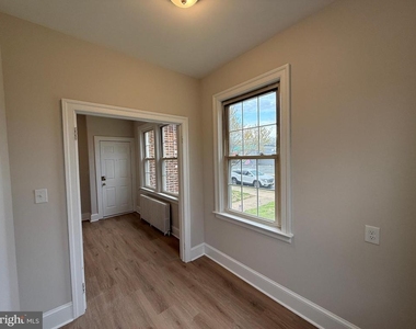 1003 Kenmore Avenue - Photo Thumbnail 11