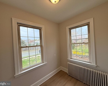 1003 Kenmore Avenue - Photo Thumbnail 8