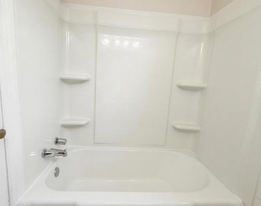 1003 Kenmore Avenue - Photo Thumbnail 20