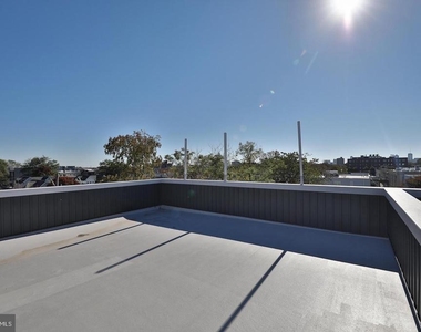 1939 N Darien Street - Photo Thumbnail 12
