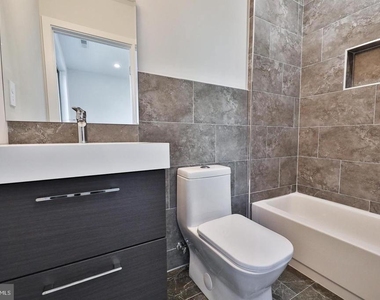1939 N Darien Street - Photo Thumbnail 9