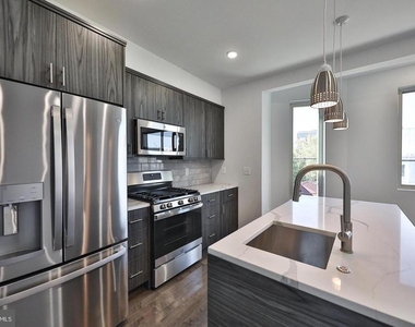 1939 N Darien Street - Photo Thumbnail 1