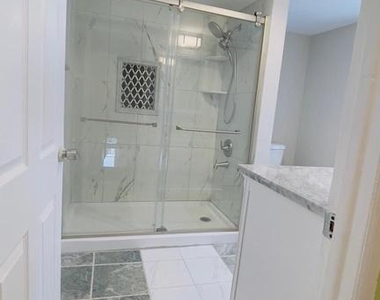 719 N Uber Street - Photo Thumbnail 1