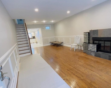 719 N Uber Street - Photo Thumbnail 11