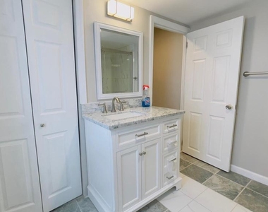 719 N Uber Street - Photo Thumbnail 2