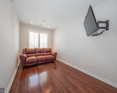 601 Poplar Street - Photo Thumbnail 30