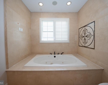 601 Poplar Street - Photo Thumbnail 29